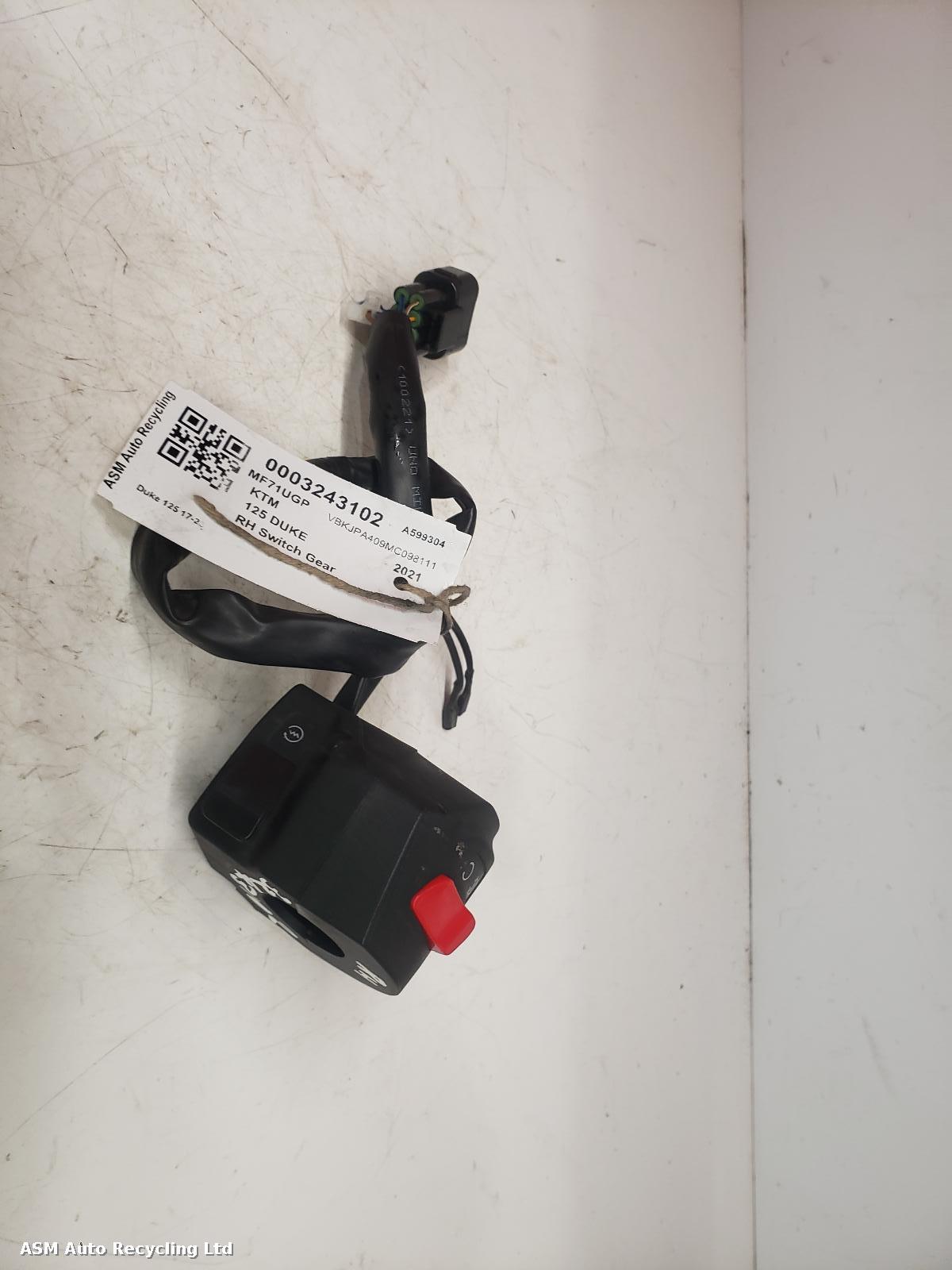 View Auto part RH Switch Gear Ktm 125 Duke 2021
