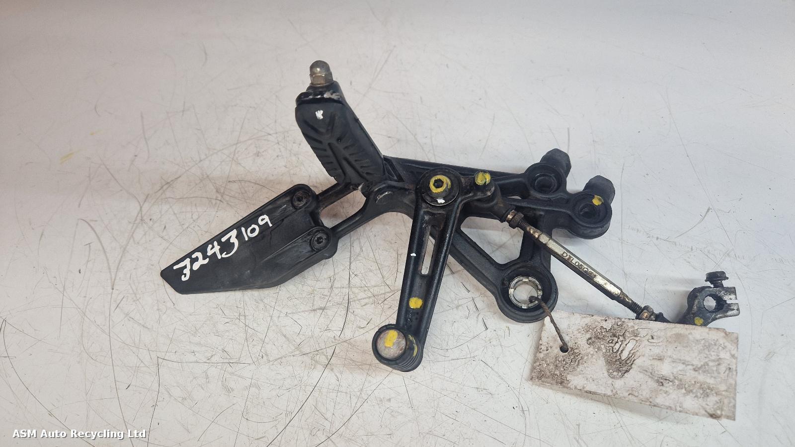 View Auto part Left Footrest Ktm 125 Duke 2021