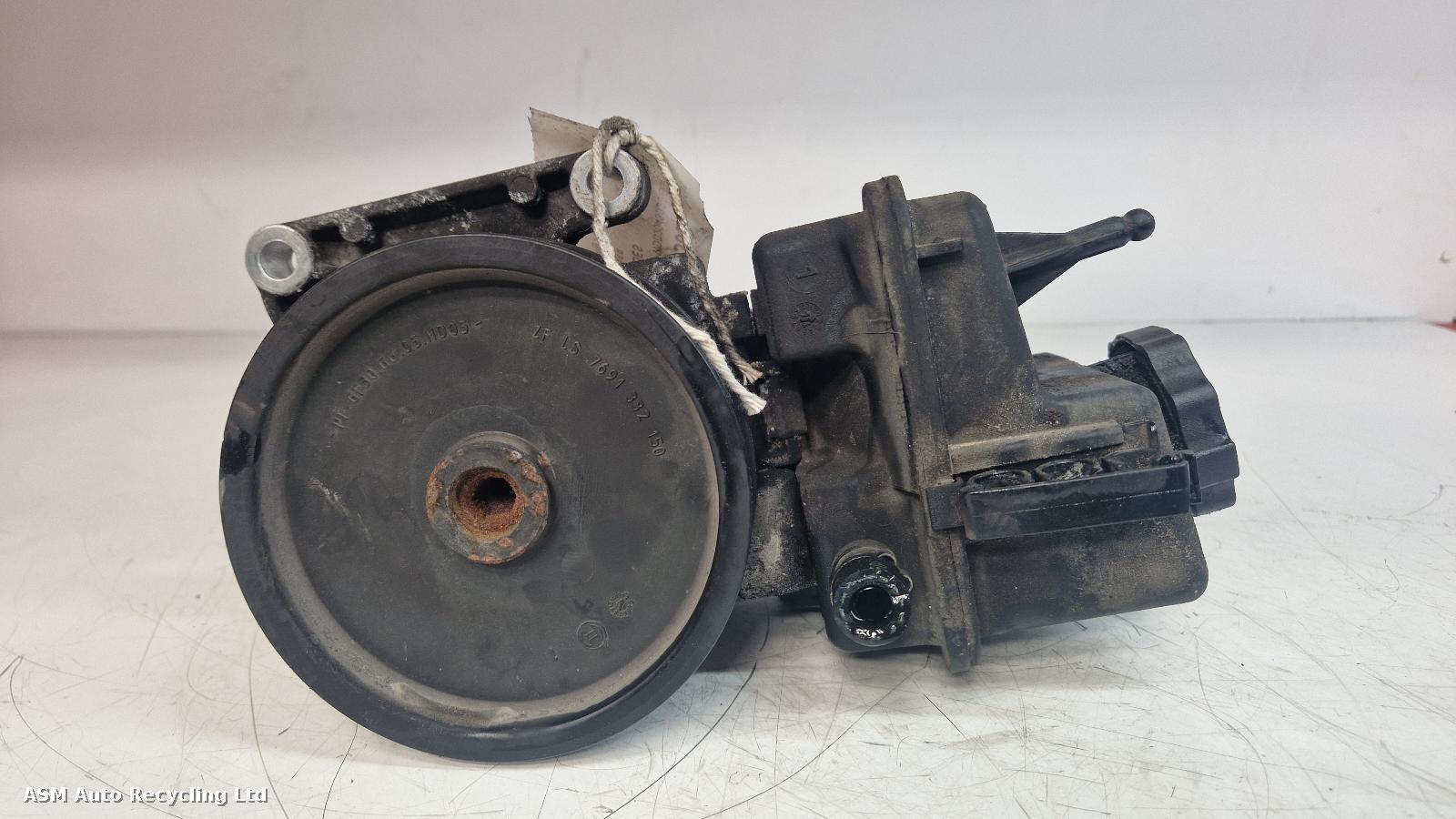 View Auto part Steering Pump Mercedes C Class 2014
