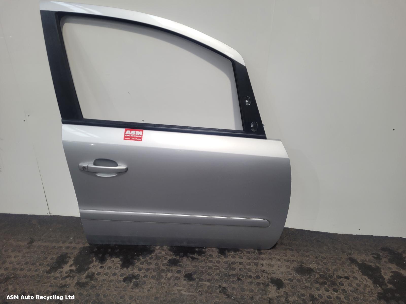 View Auto part R Front Door Vauxhall Zafira 2013