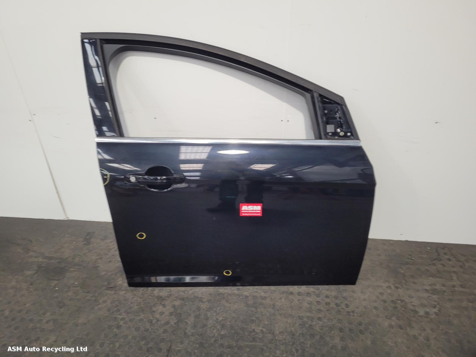 View Auto part R Front Door Ford Focus 2016