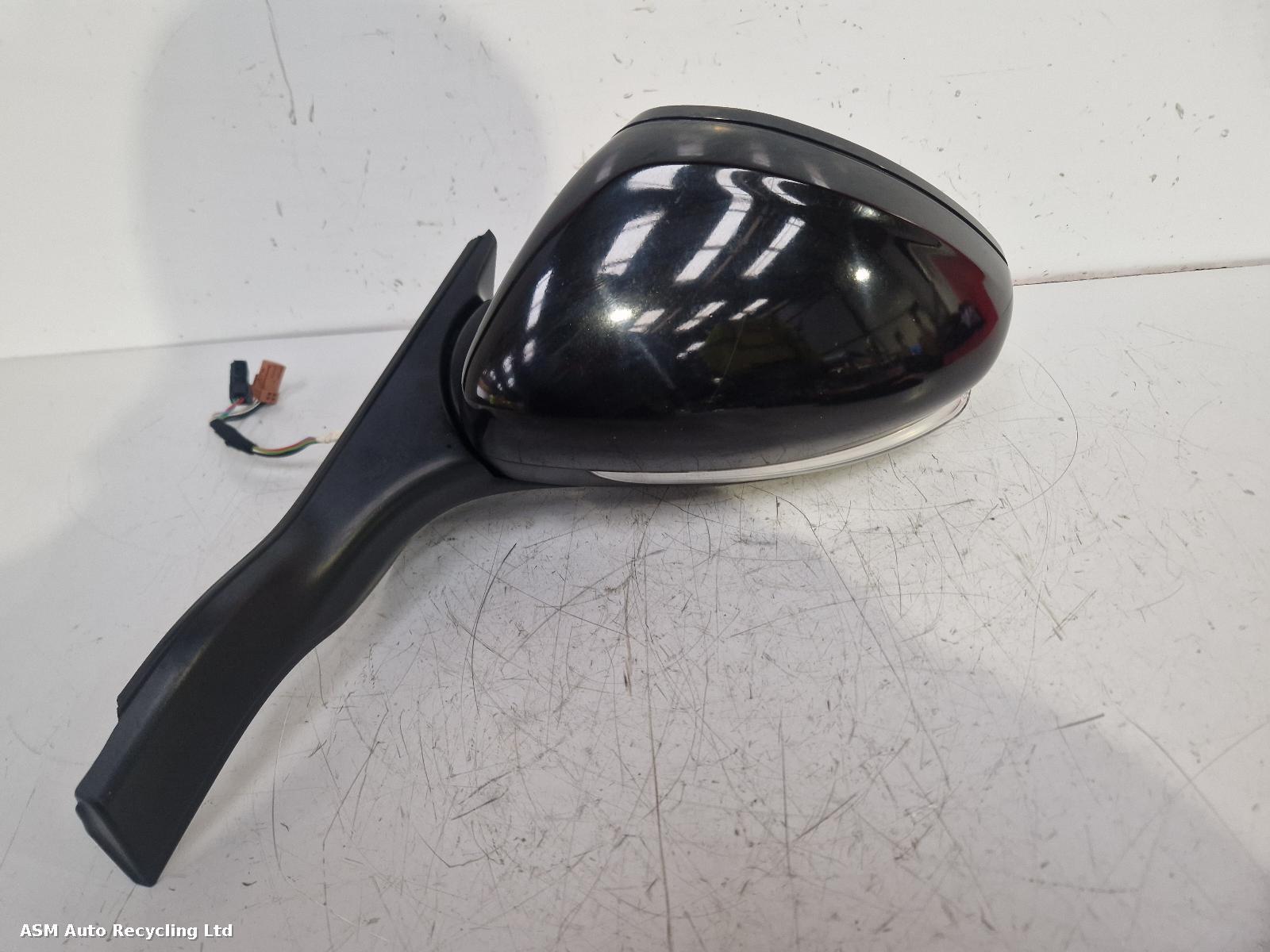 View Auto part L Door Mirror Peugeot 208 2013