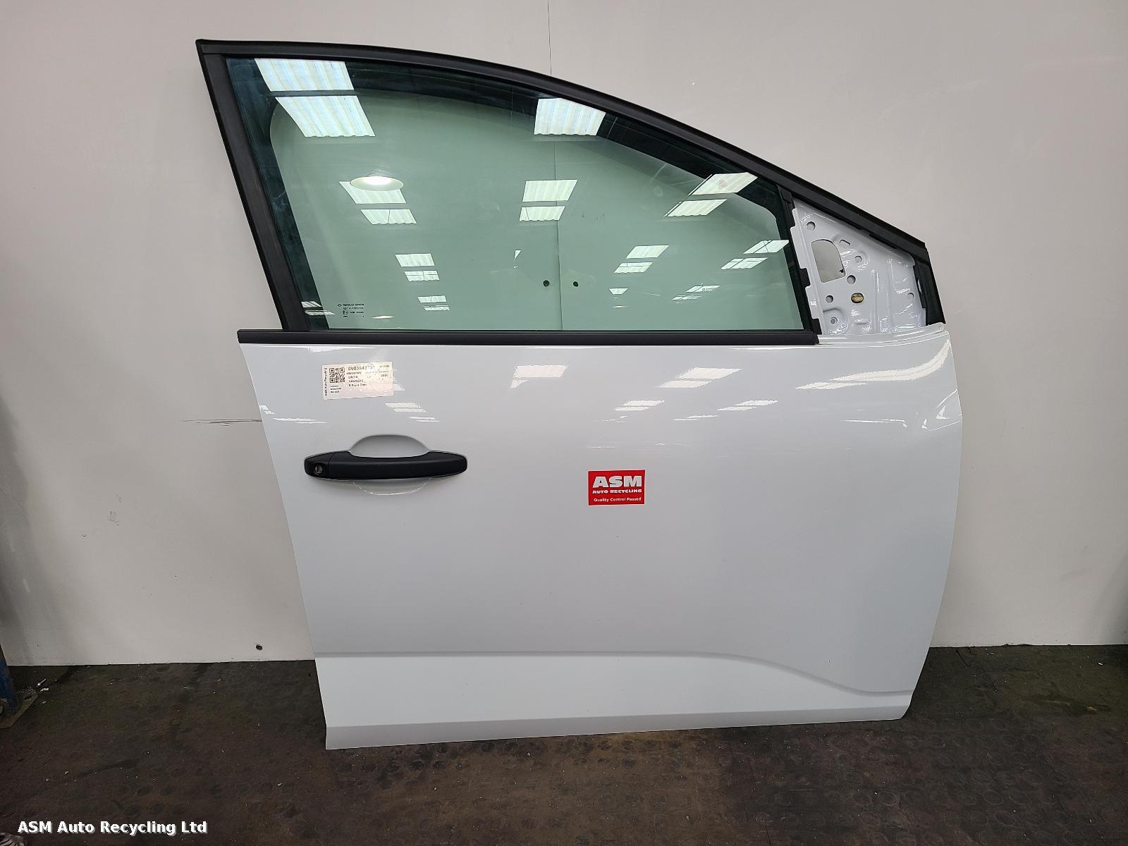 View Auto part R Front Door Dacia Sandero 2024