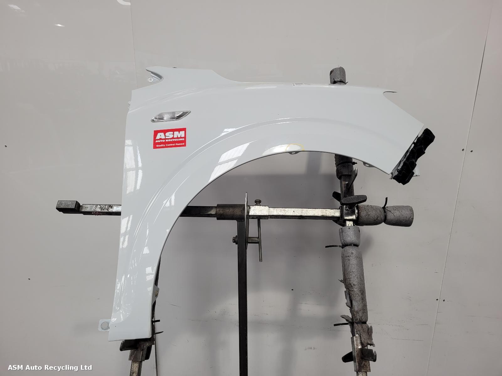 View Auto part R Wing Dacia Sandero 2024