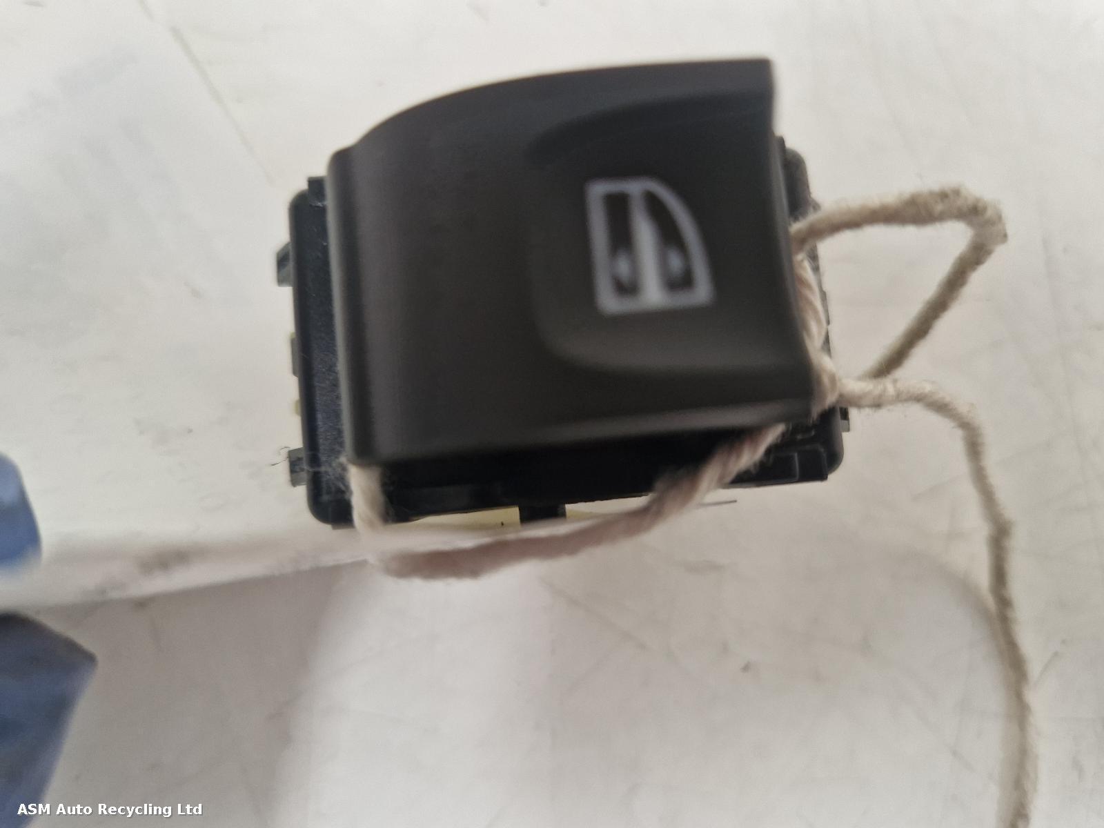 View Auto part Elect. Window Switch Dacia Sandero 2024