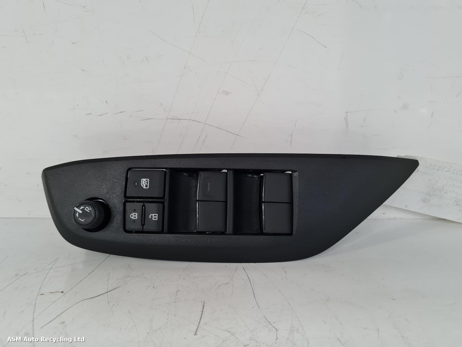 View Auto part Elect. Window Switch Toyota Yaris Cross 2022