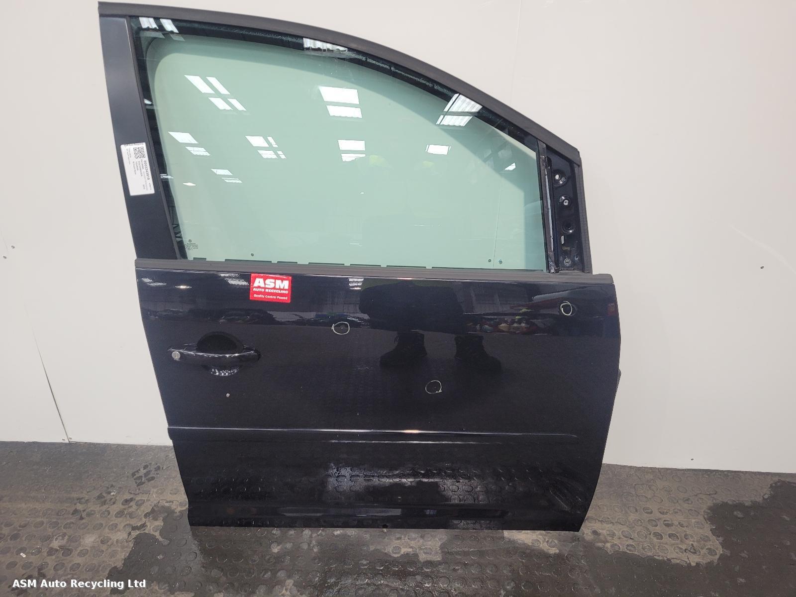 View Auto part R Front Door Volkswagen Touran 2015