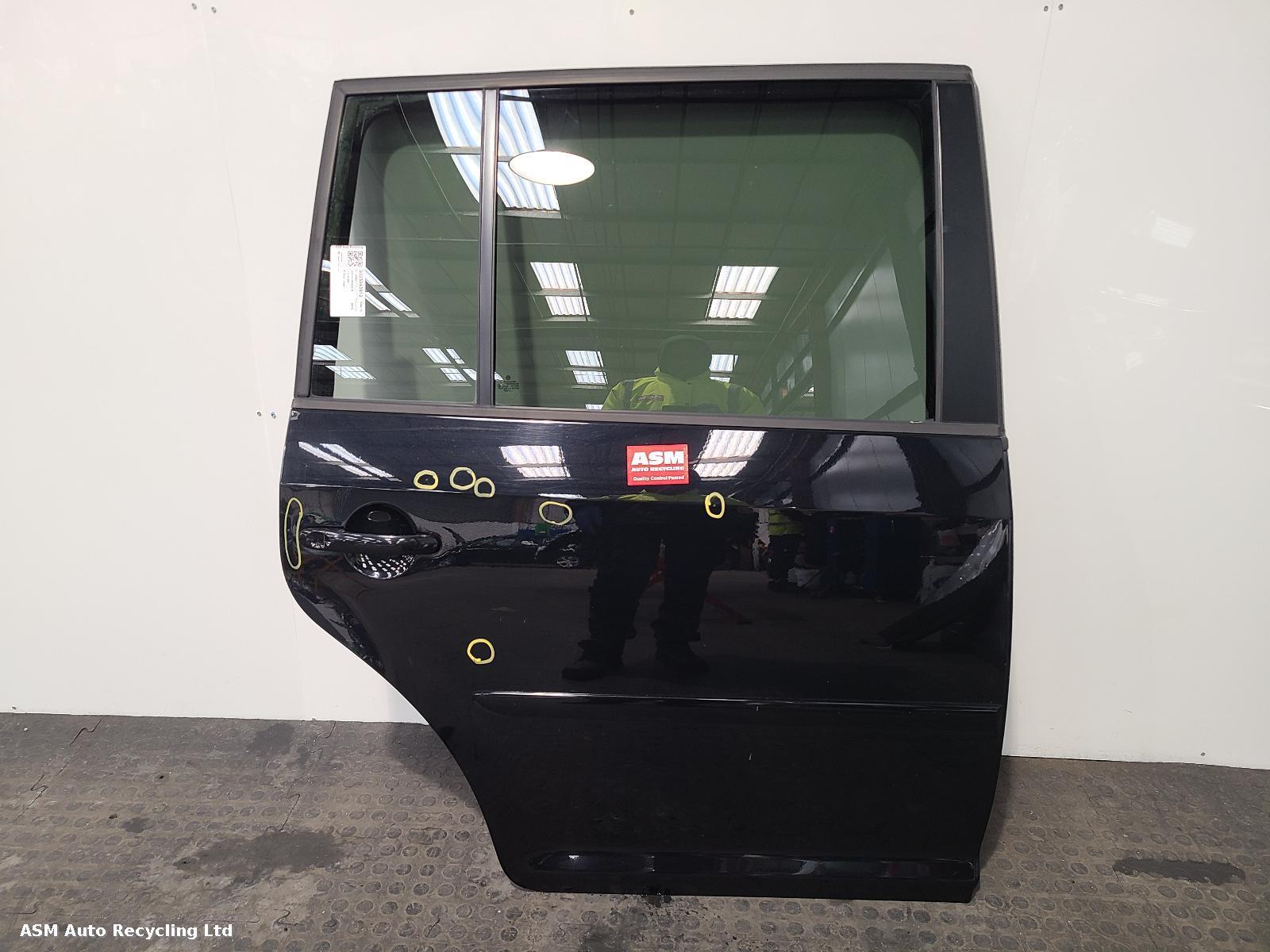 View Auto part R Rear Door Volkswagen Touran 2015