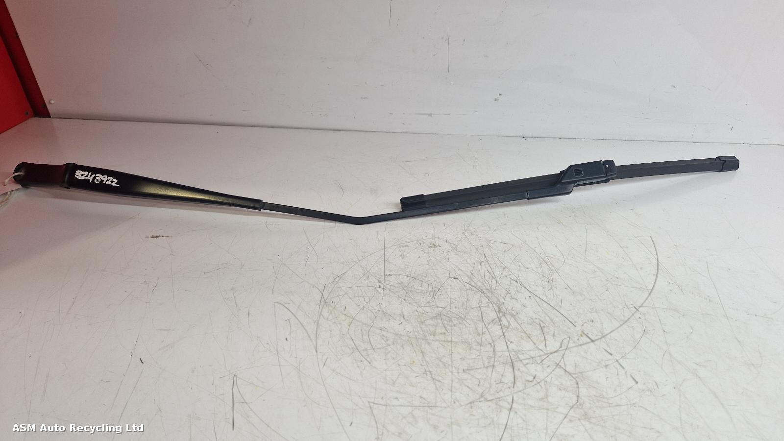 View Auto part Wiper Arm Volkswagen Touran 2015