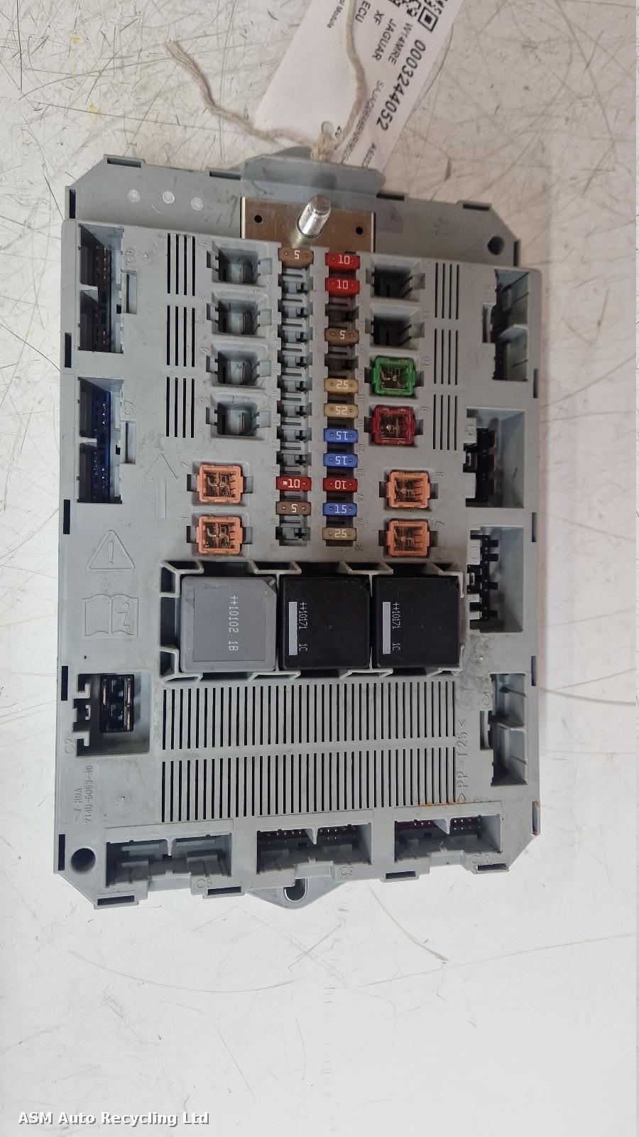 View Auto part Fuse Box Jaguar Xf 2010