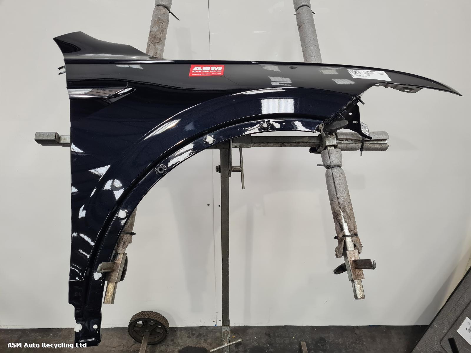 View Auto part R Wing Volkswagen Tiguan 2021