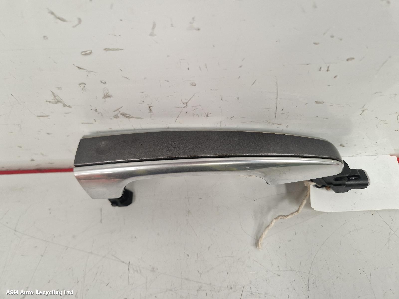 View Auto part Door Handle Land Rover Discovery Sport 2016