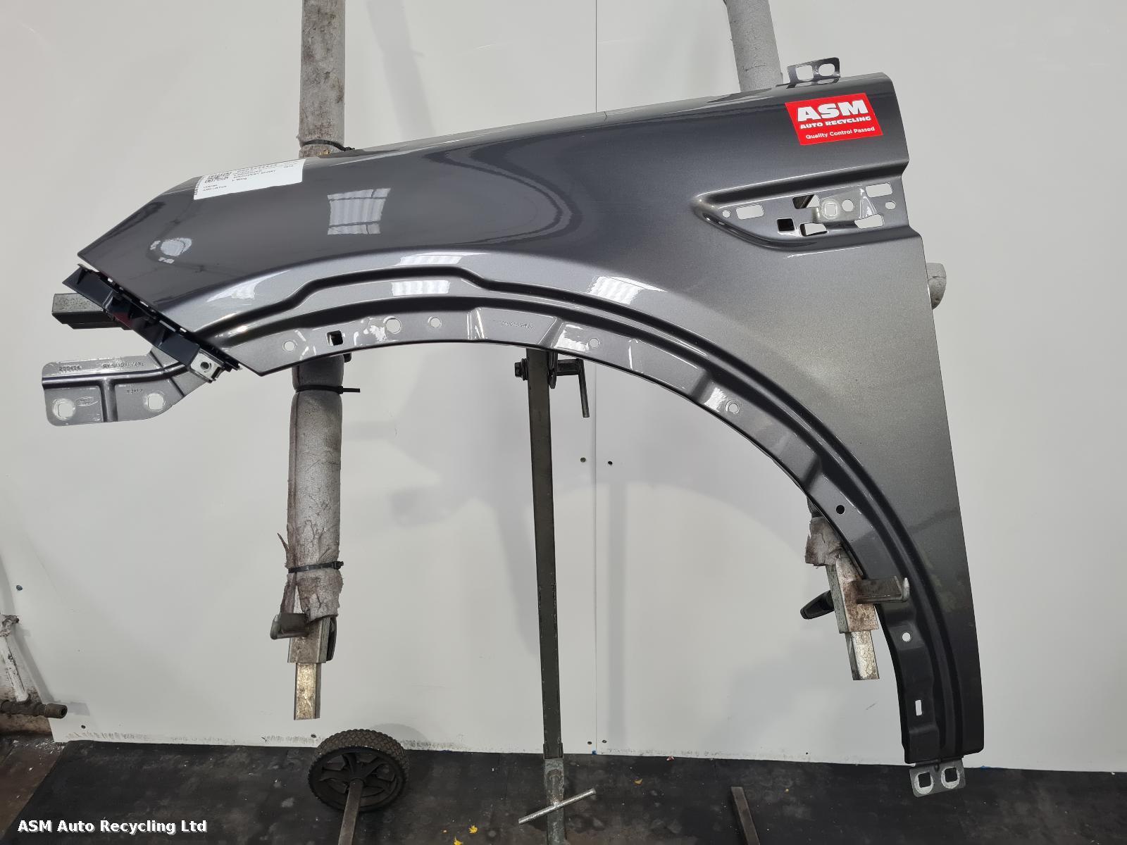 View Auto part L Wing Land Rover Discovery Sport 2016
