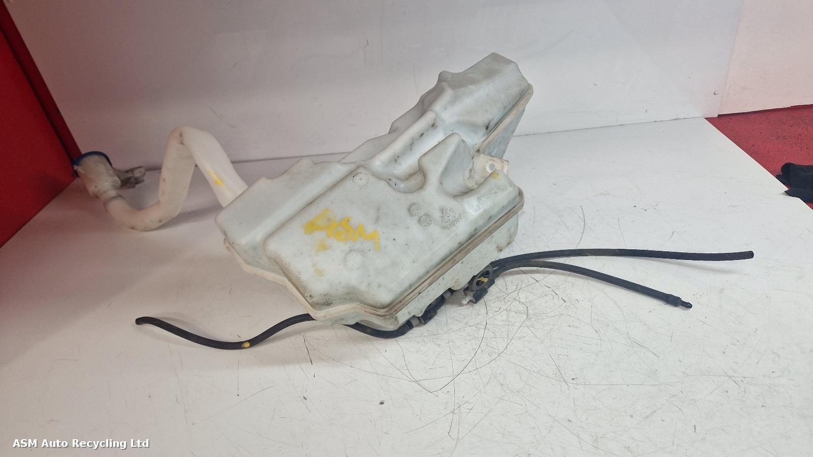 View Auto part Washer Bottle Land Rover Discovery Sport 2016