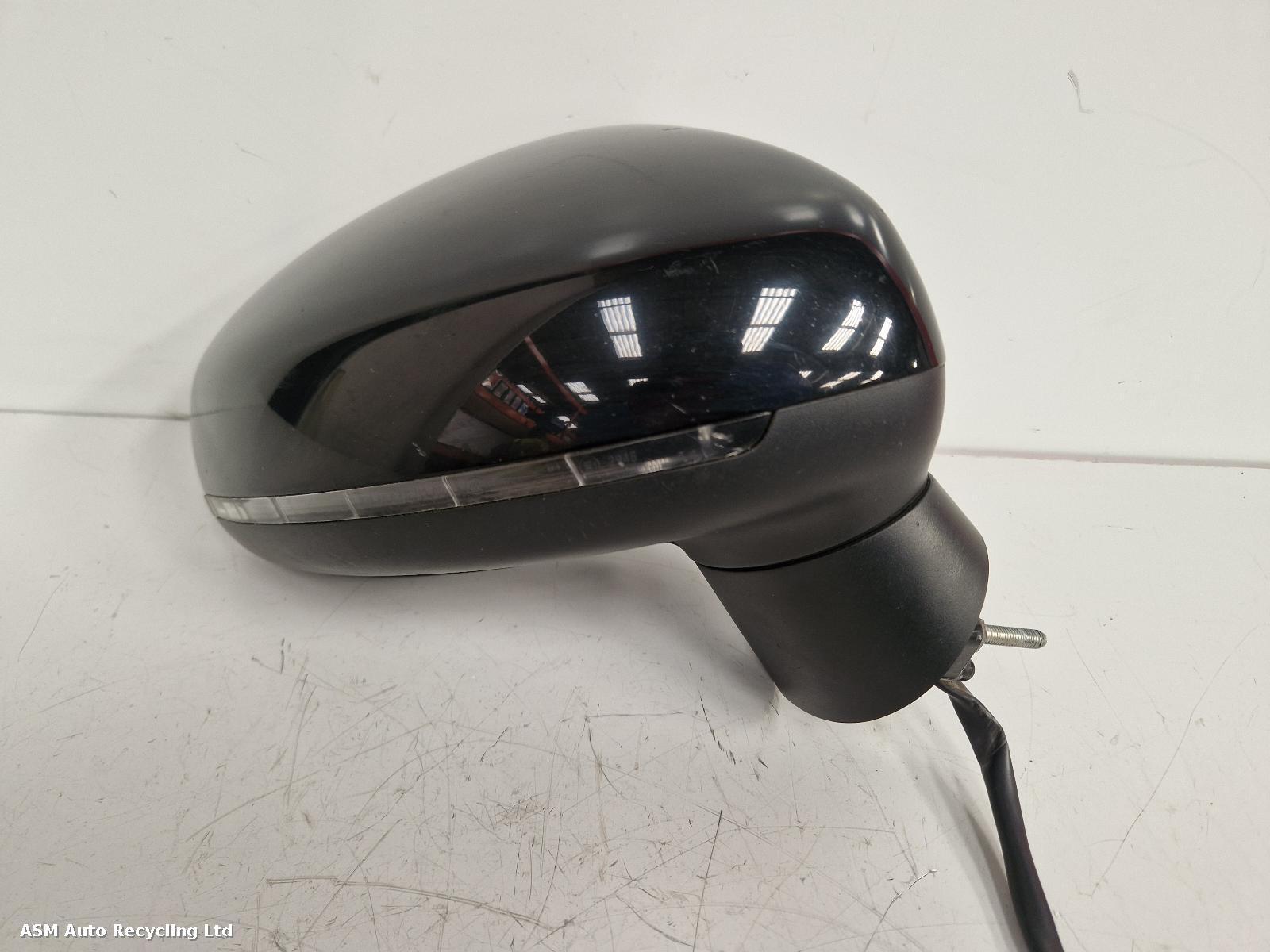 View Auto part R Door Mirror Audi A1 2011
