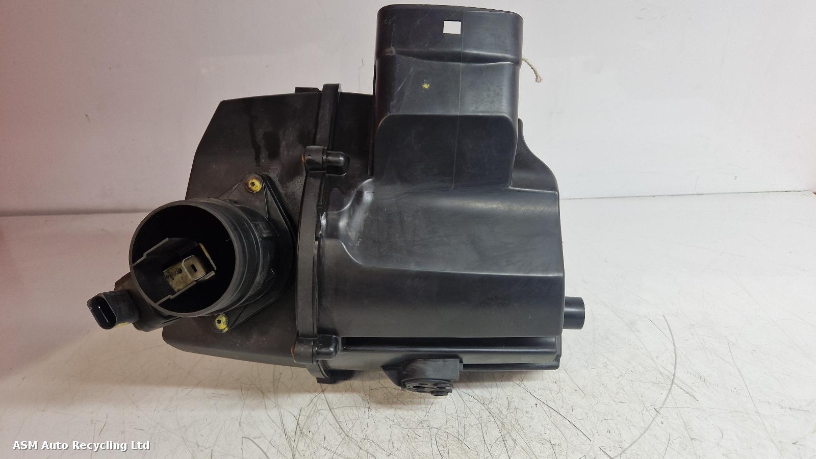 View Auto part Air Cleaner/Box Audi A1 2011