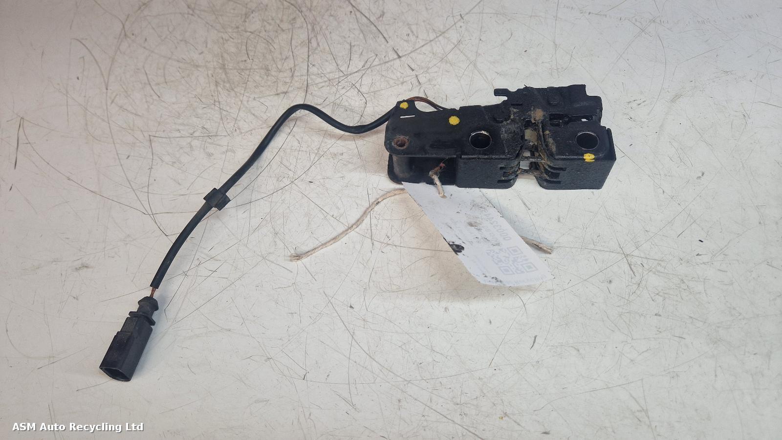View Auto part Bonnet Latch Skoda Octavia 2006