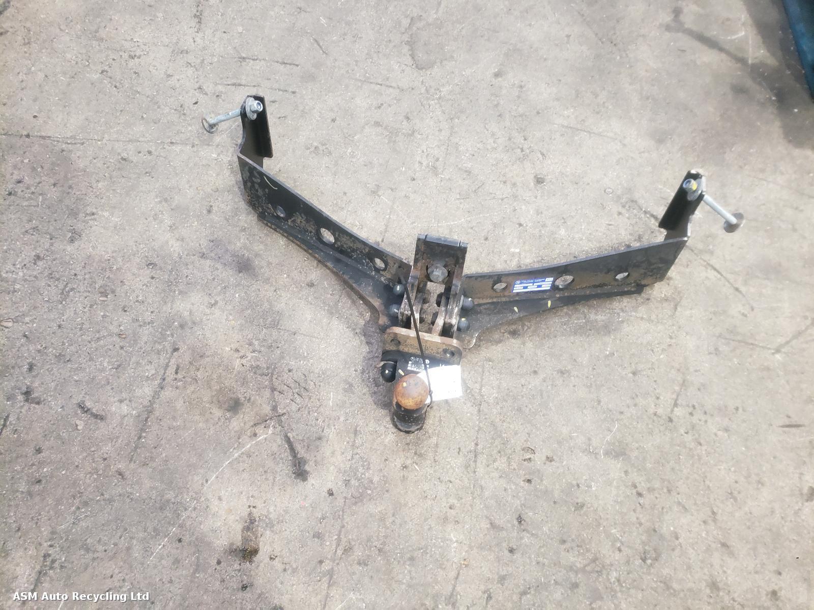 View Auto part Towbar Land Rover Range Rover Sport 2012