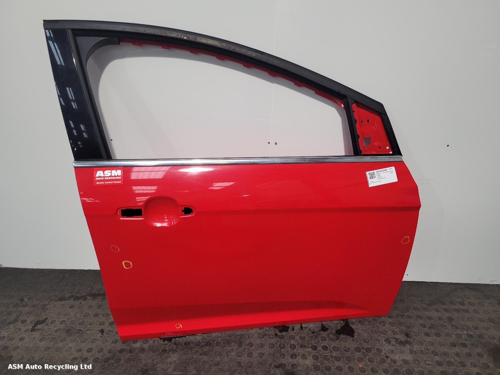 View Auto part R Front Door Ford Focus 2013