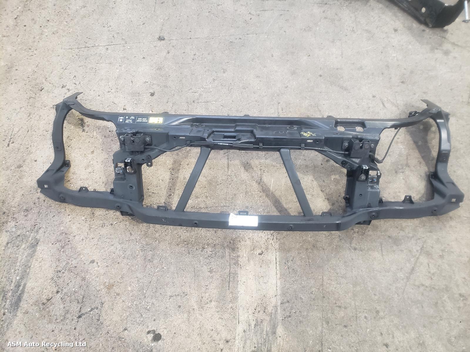 View Auto part Front Panel Land Rover Discovery 2020