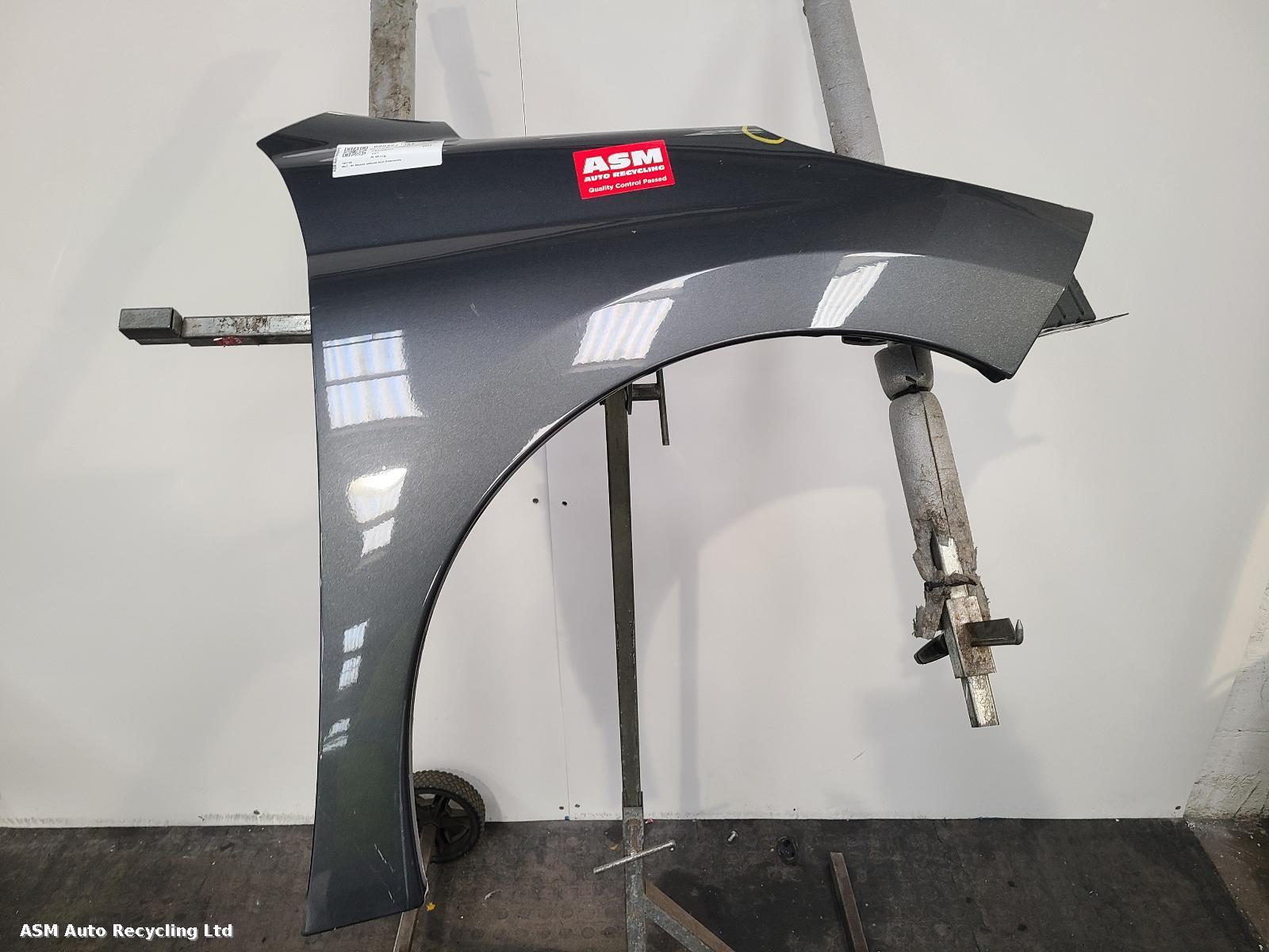 View Auto part R Wing Peugeot 207 2011