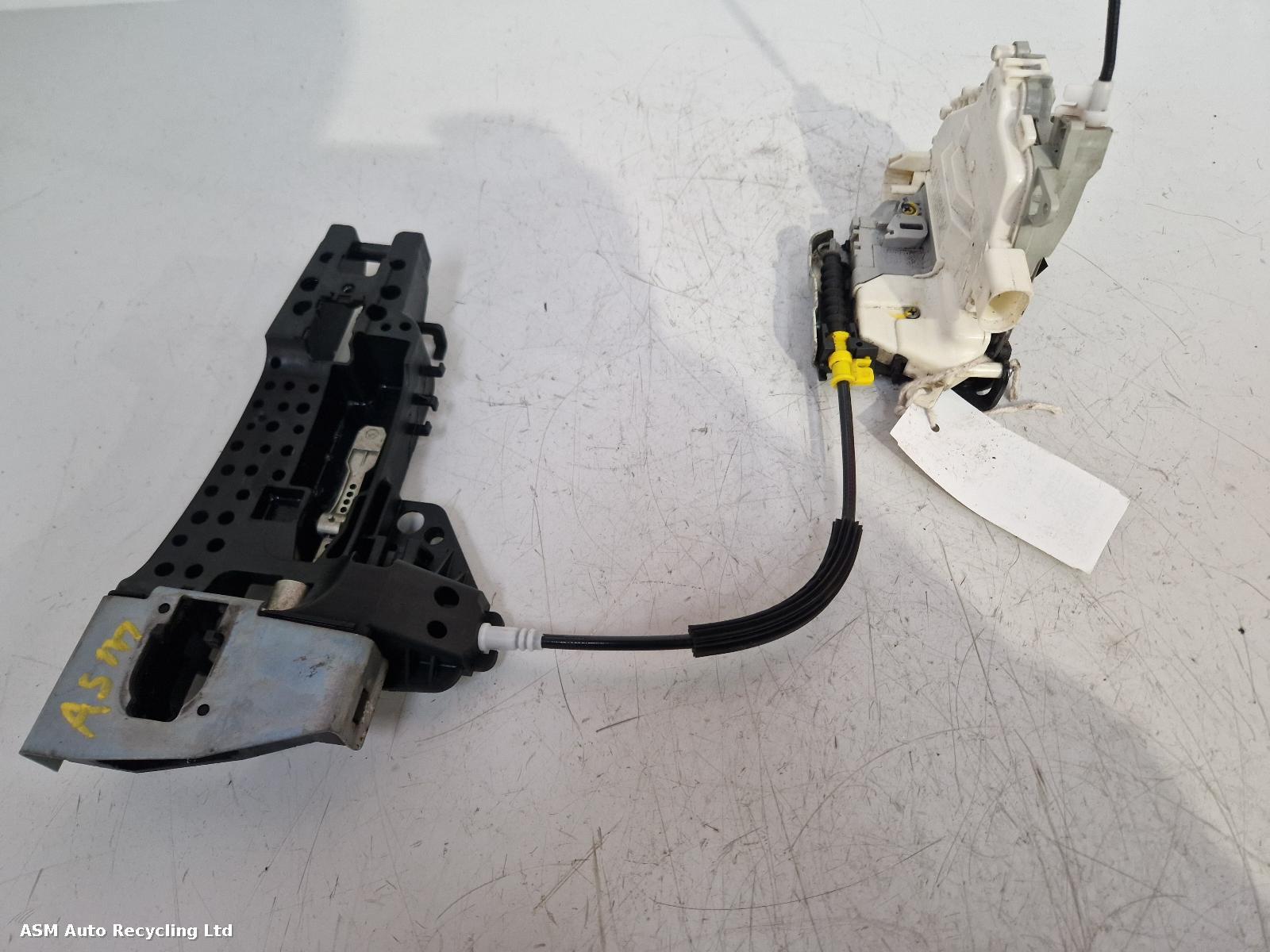 View Auto part Door Lock Assembly Audi Q5 2011