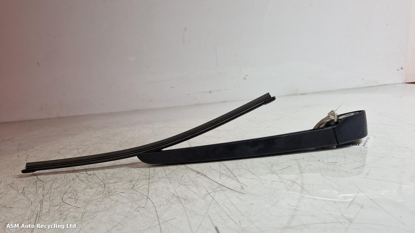 View Auto part Wiper Arm Audi Q5 2011