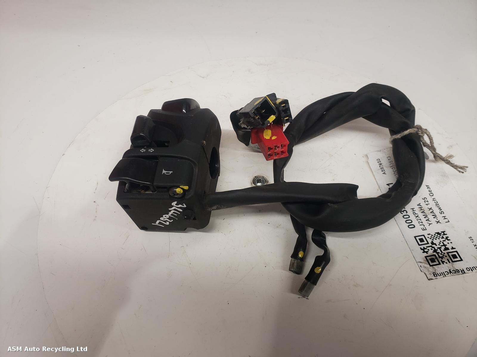 View Auto part LH Switch Gear Yamaha X-max 125 2022
