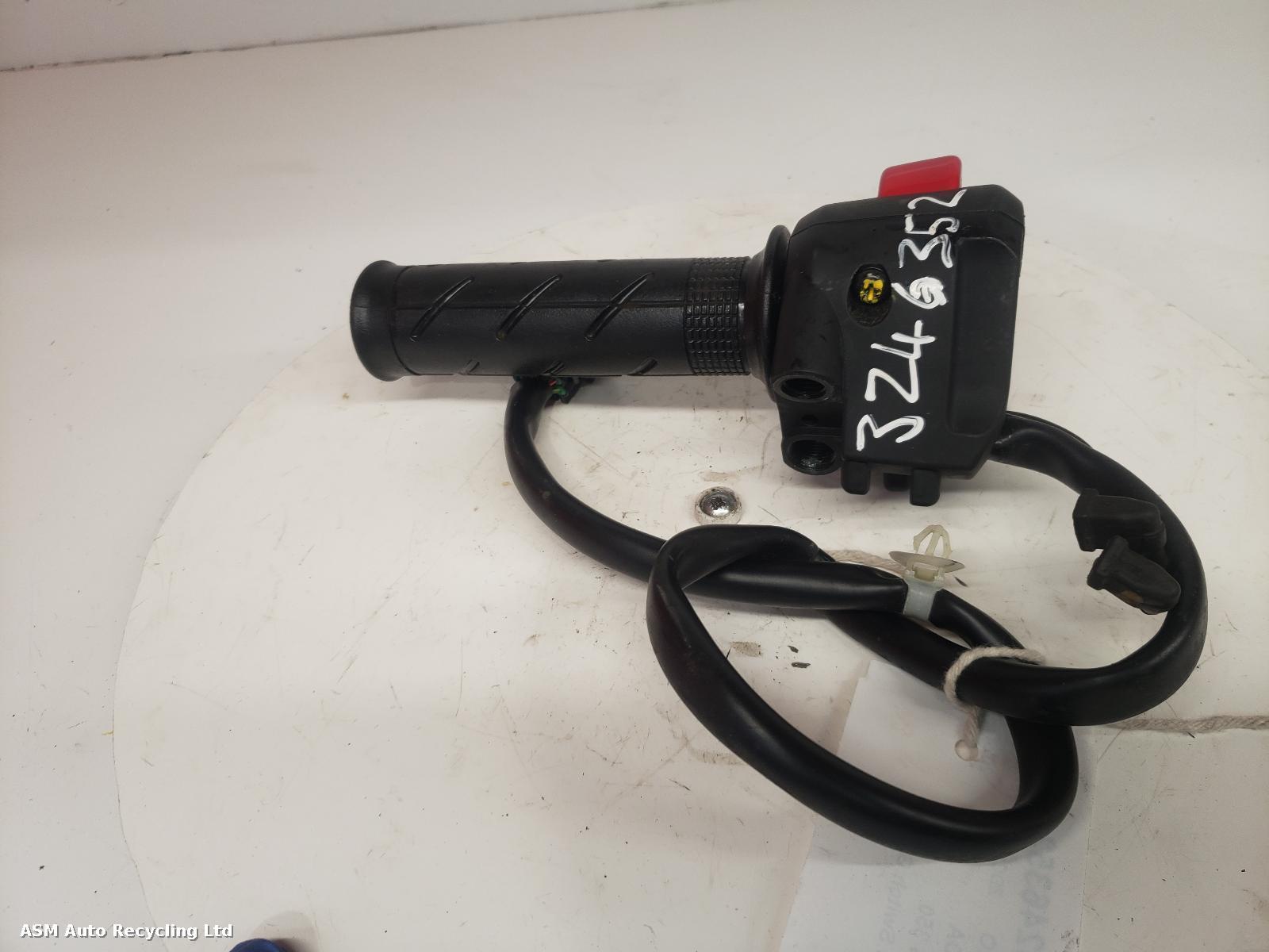 View Auto part RH Switch Gear Honda Nss 350 2024