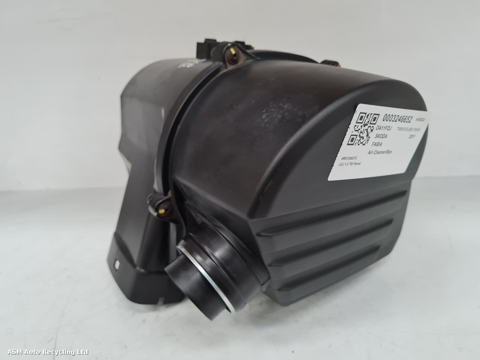 View Auto part Air Cleaner/Box Skoda Fabia 2011