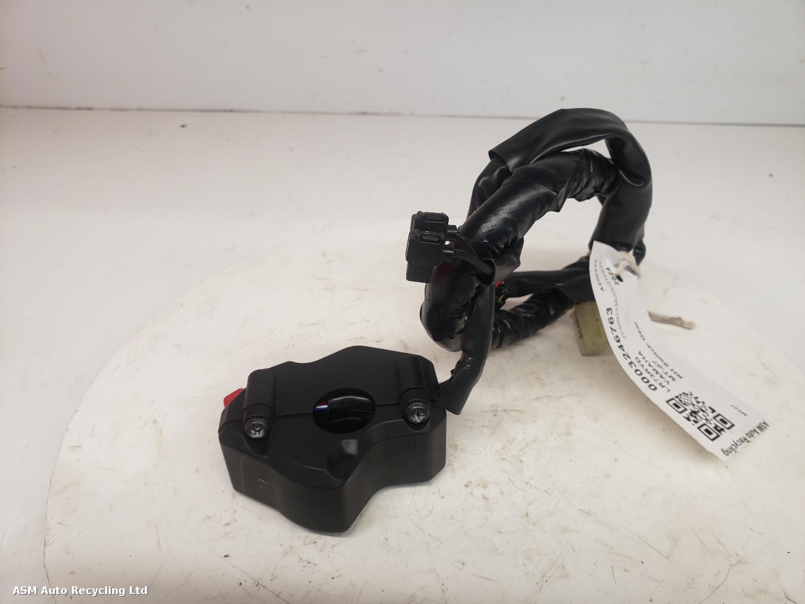 View Auto part RH Switch Gear Yamaha Mt-07  2024