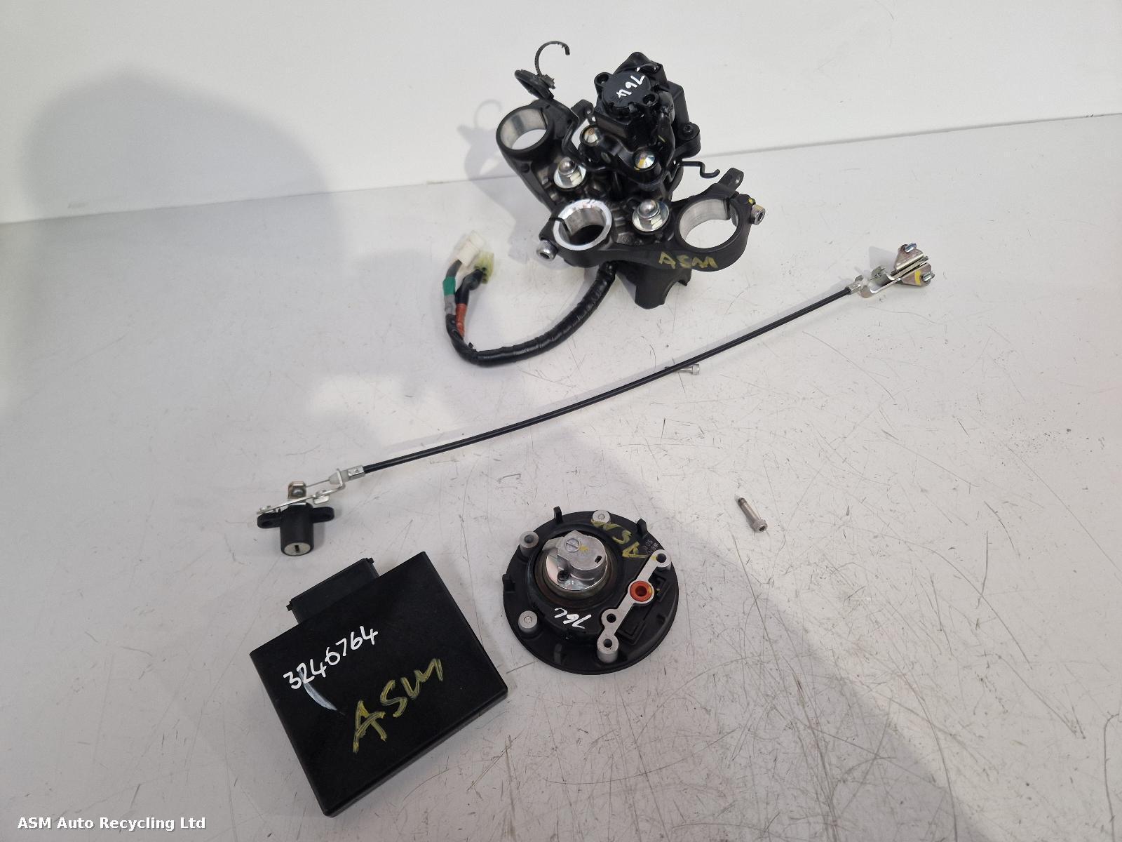 View Auto part Comp.Lock Set + Keys Yamaha Mt-07  2024