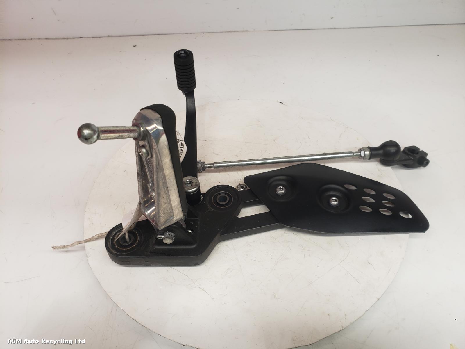 View Auto part Left Footrest Yamaha Mt-07  2024