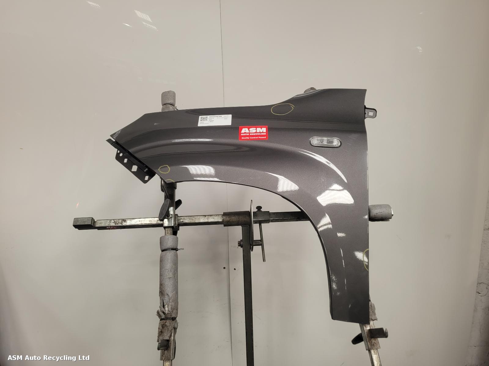 View Auto part L Wing Fiat Panda 2020