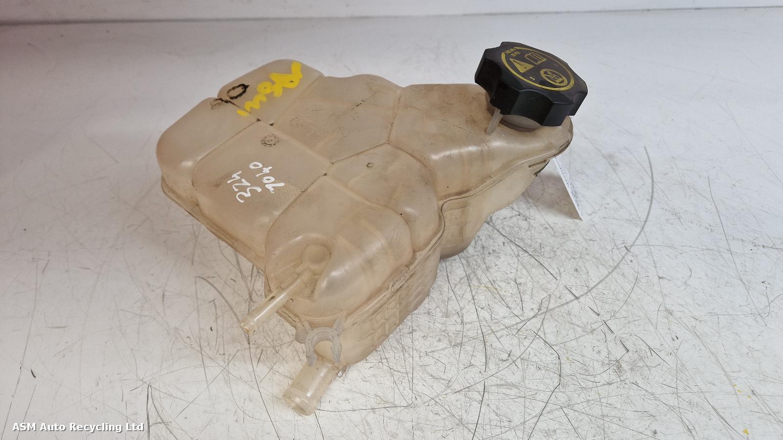 View Auto part Overflow Bottle Vauxhall Zafira 2015