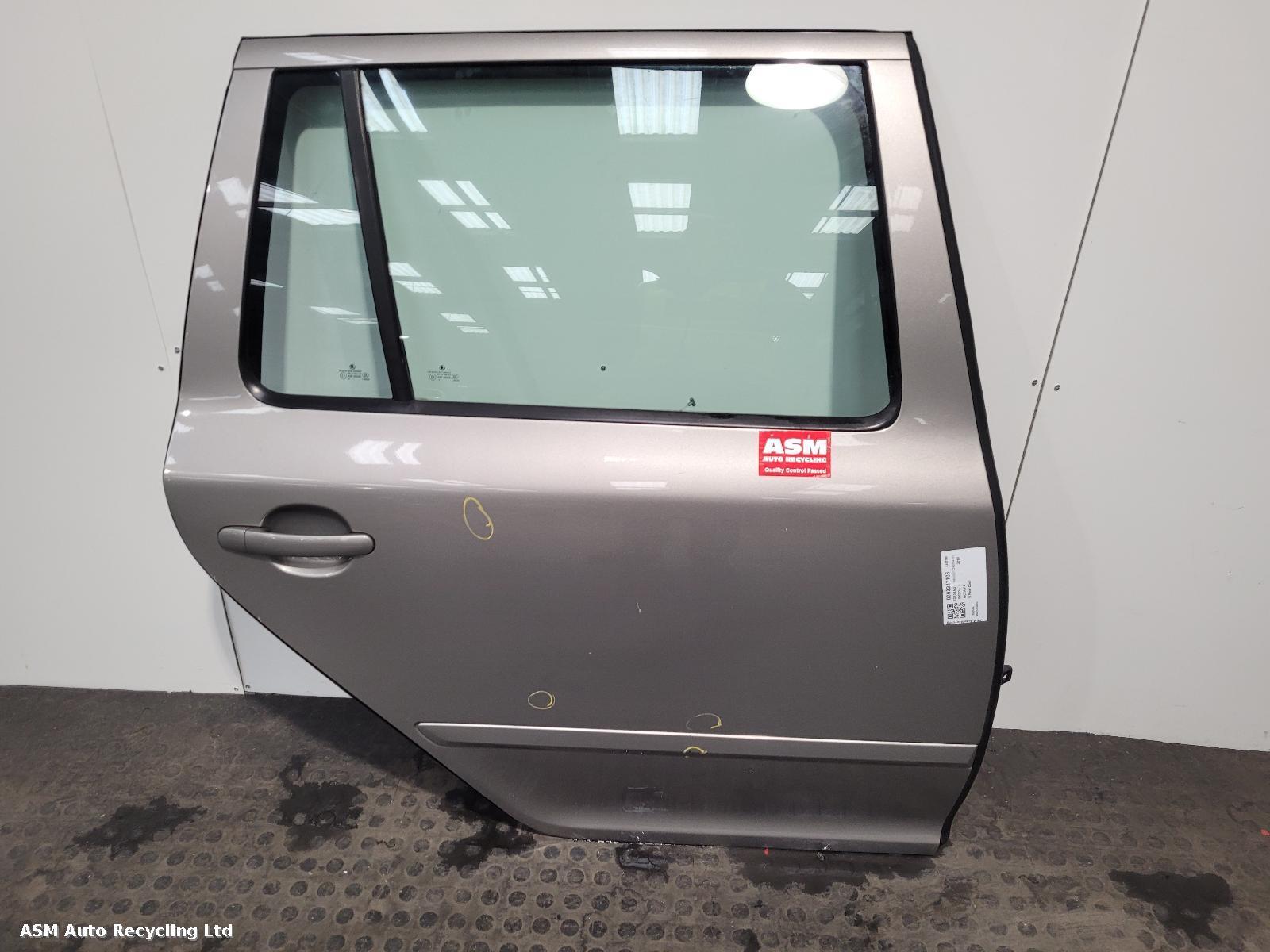 View Auto part R Rear Door Skoda Octavia 2010
