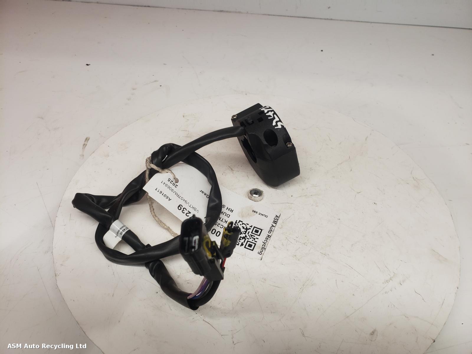 View Auto part RH Switch Gear Ktm Duke 990 2025
