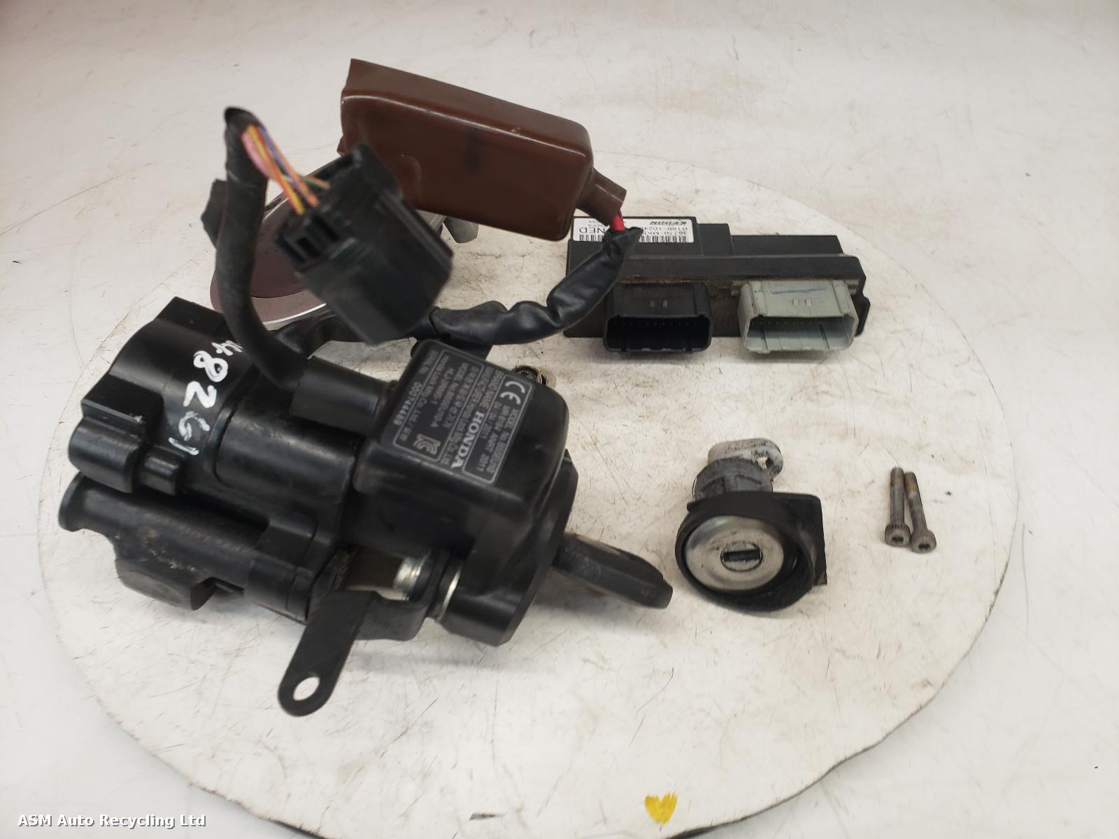 View Auto part Comp.Lock Set + Keys Honda Cb650r 2019