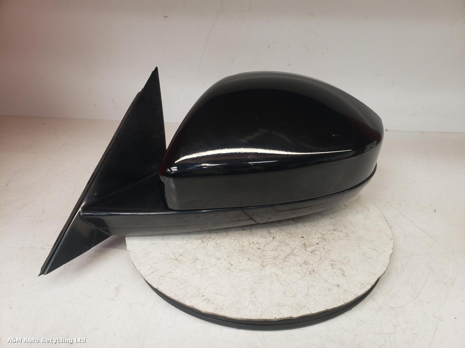 View Auto part L Door Mirror Land Rover Range Rover Velar 2023