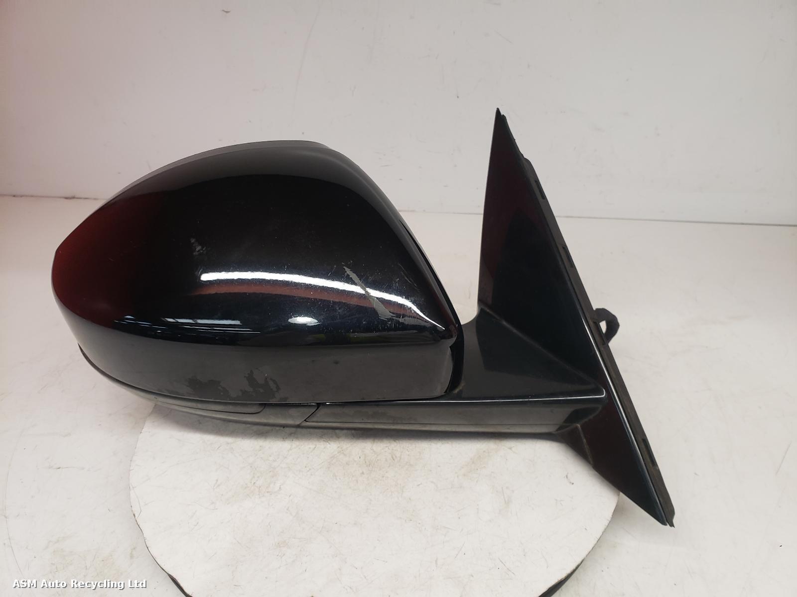 View Auto part R Door Mirror Land Rover Range Rover Velar 2023