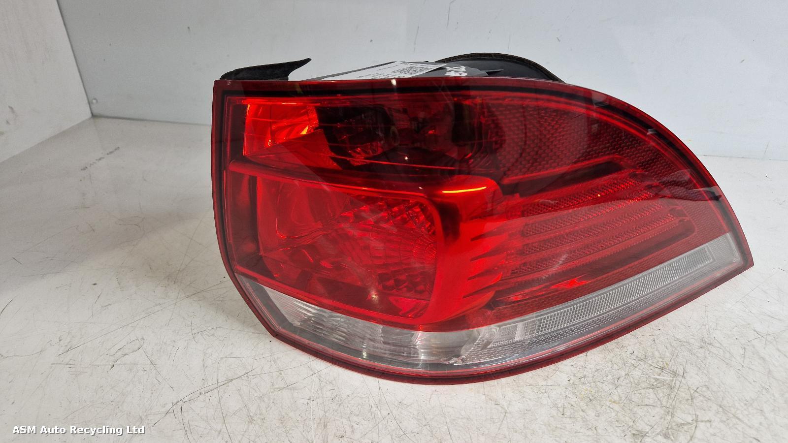View Auto part R Taillight Volkswagen Golf 2012