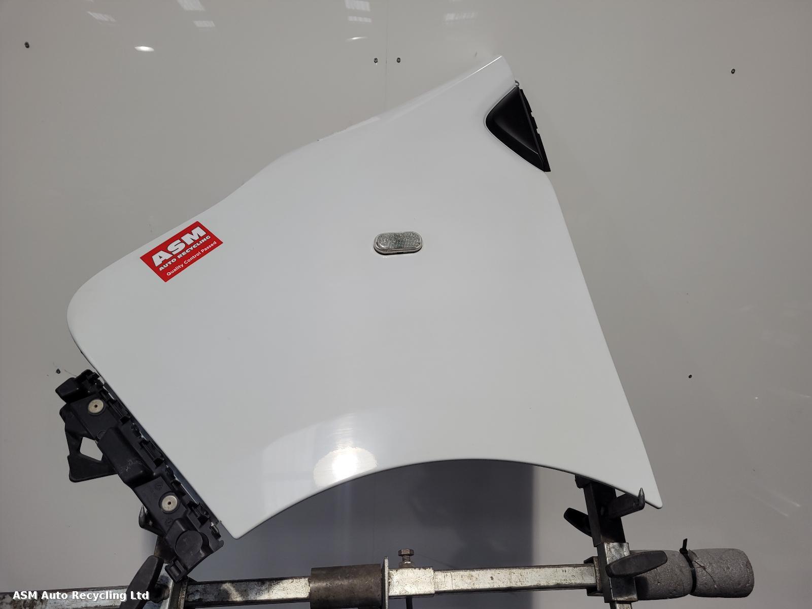 View Auto part L Wing Vauxhall Vivaro 2016