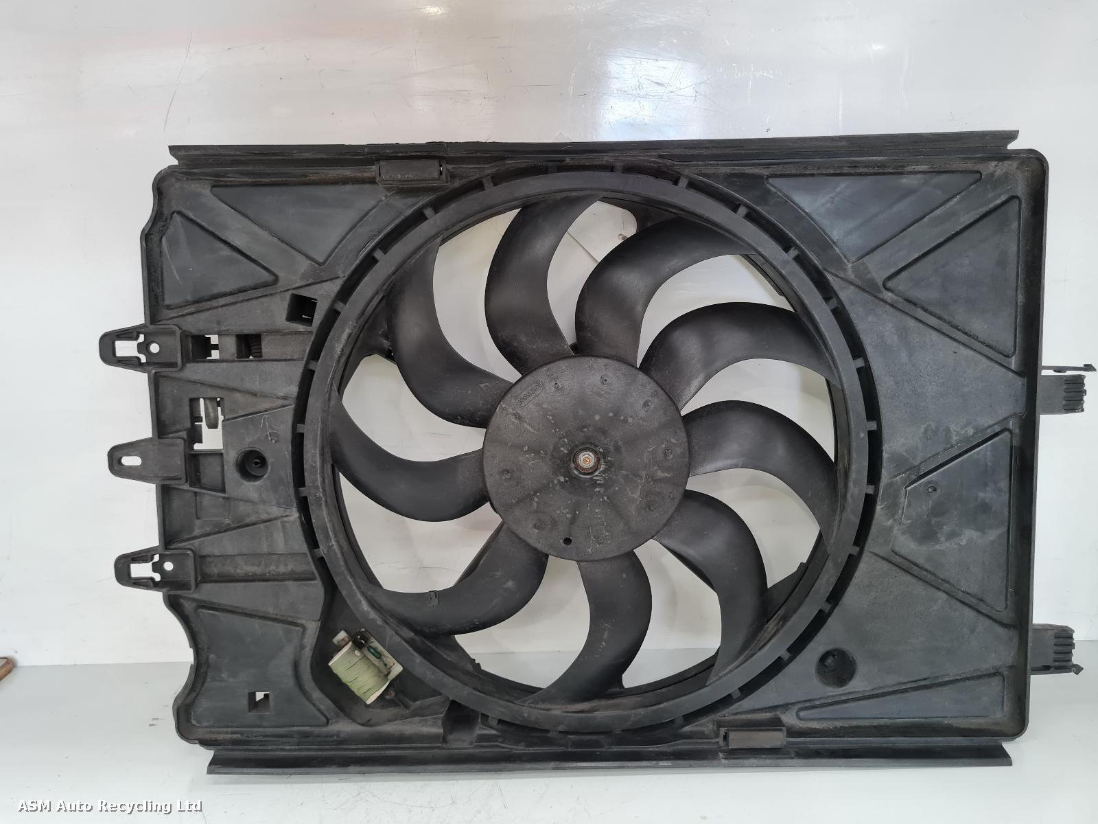View Auto part Engine Cooling Motor Fiat 500l 2015
