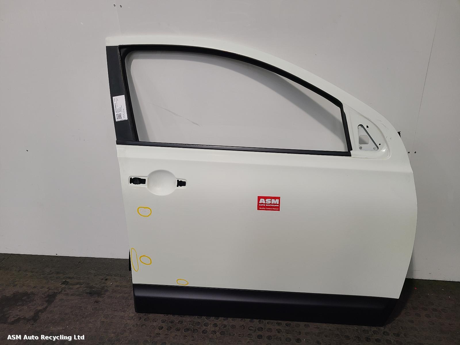 View Auto part R Front Door Nissan Qashqai 2012