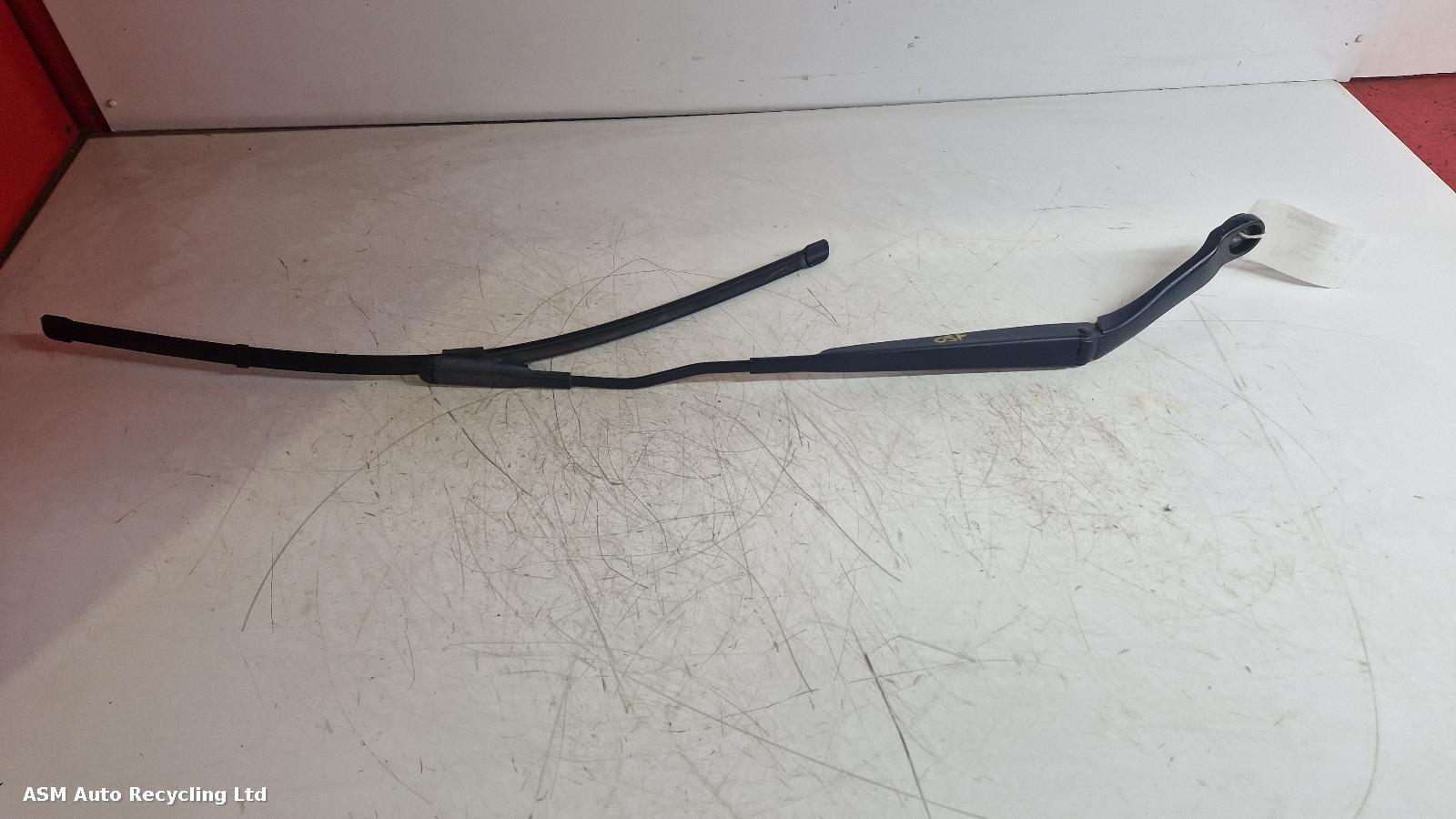 View Auto part Wiper Arm Nissan Qashqai 2012