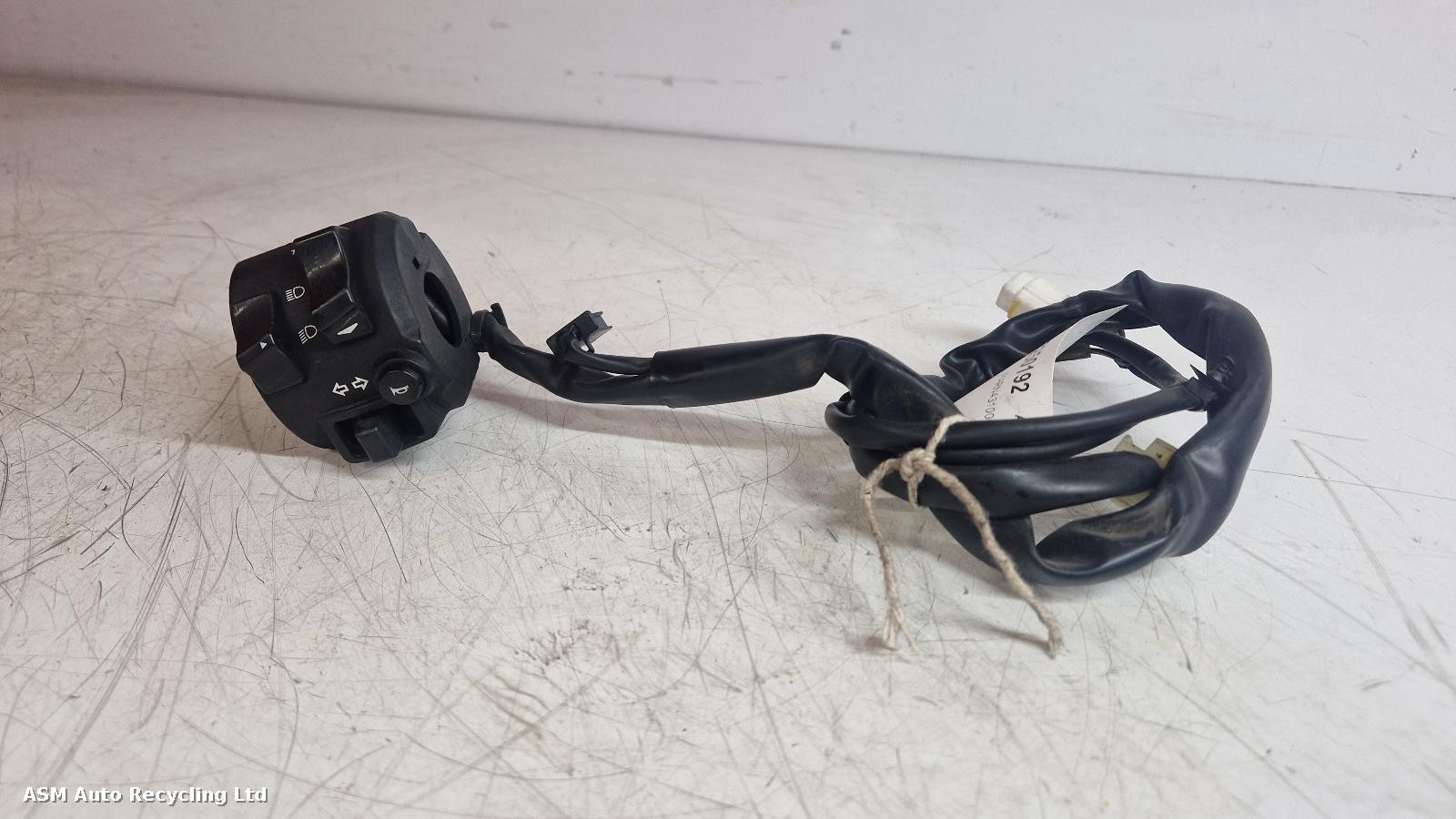 View Auto part LH Switch Gear Yamaha Xsr900 2016