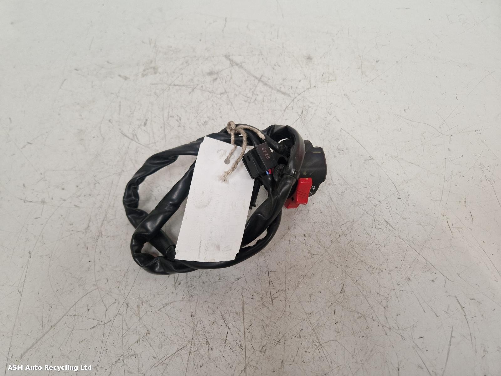 View Auto part RH Switch Gear Yamaha Xsr900 2016