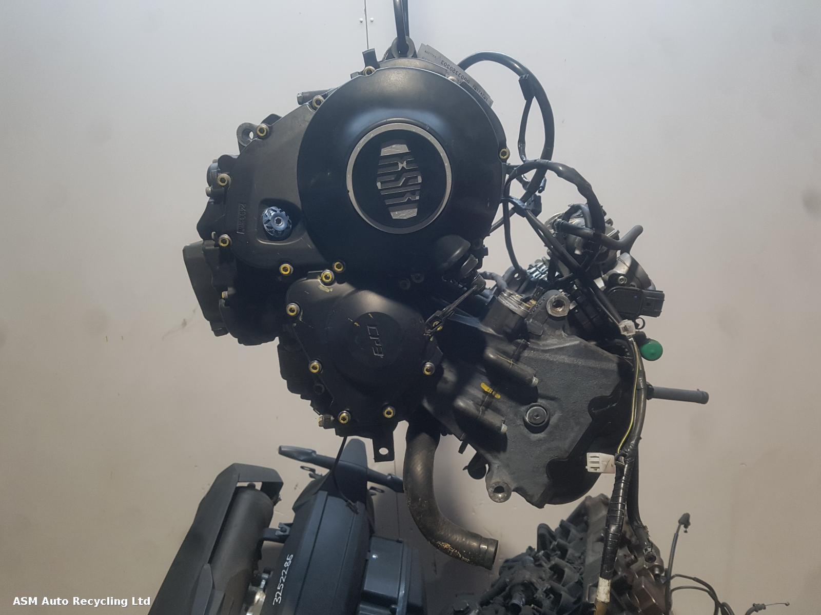 View Auto part Engine Yamaha Xsr900 2016