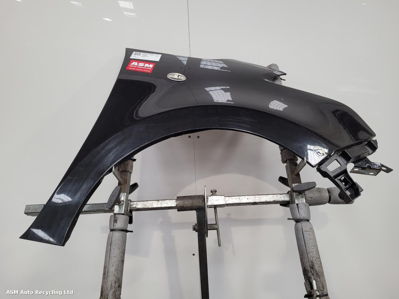 View Auto part R Wing Citroen C3 Picasso 2011