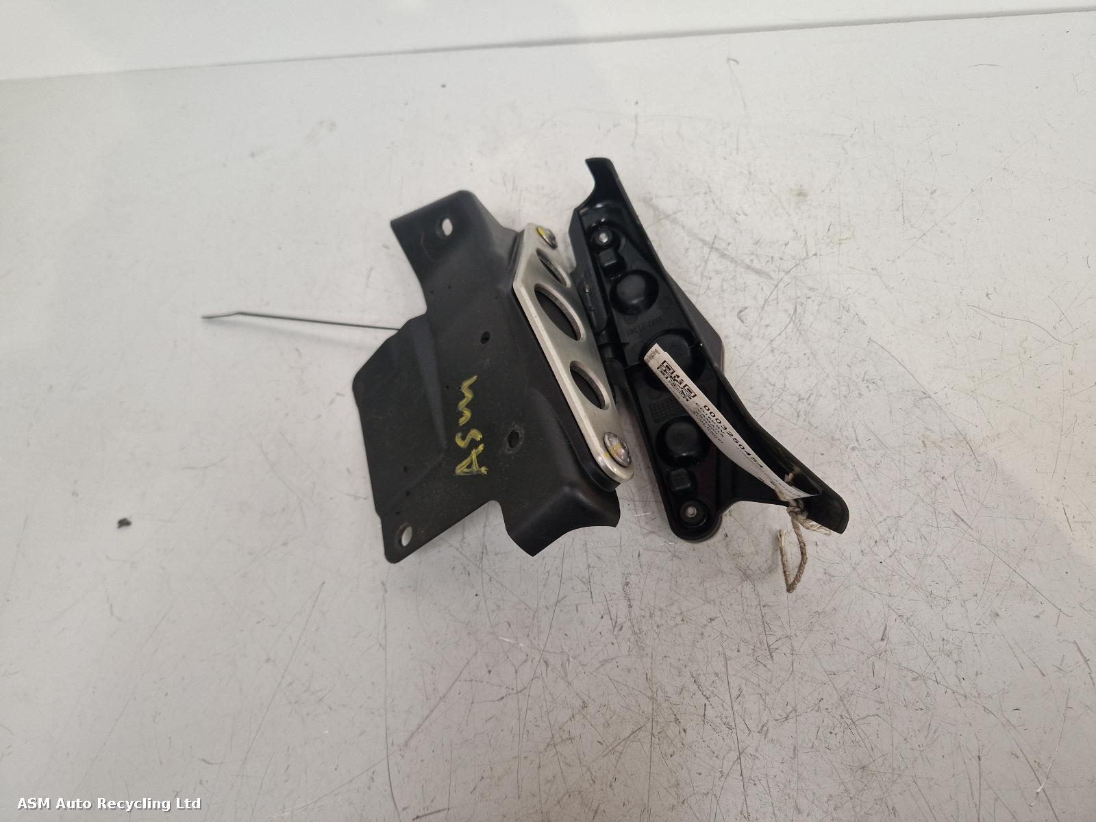 View Auto part Trim Panel Yamaha Xsr900 2016